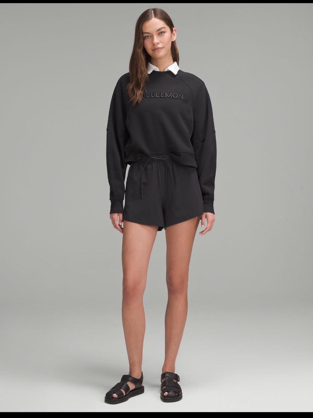 Lululemon court rival high rise short 3 inches.